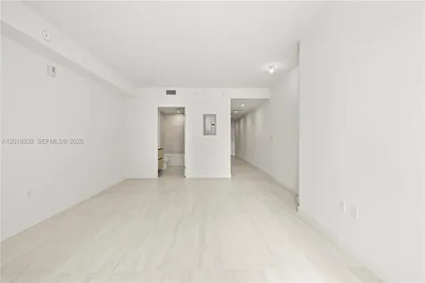 77 SE 5th Miami FL 33131