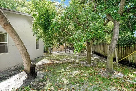 429 Avenida Hermosa West Palm Beach FL 33405