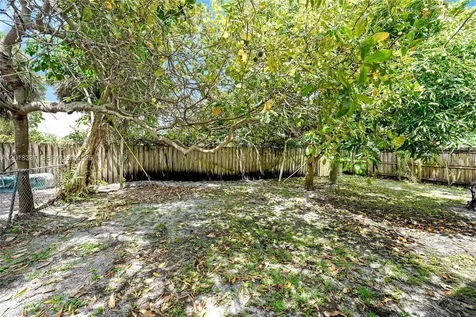 429 Avenida Hermosa West Palm Beach FL 33405
