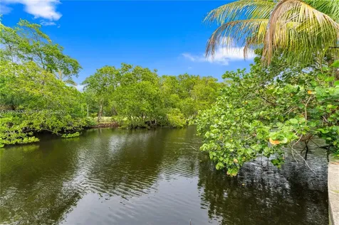 1031 NW 21st Street Fort Lauderdale FL 33311
