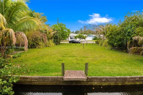 1031 NW 21st Street Fort Lauderdale FL 33311