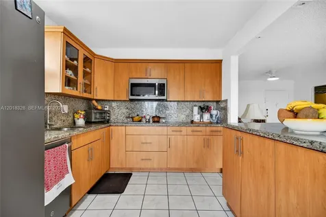 4801 NW 7th Street Miami FL 33126