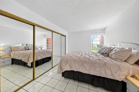 4801 NW 7th Street Miami FL 33126