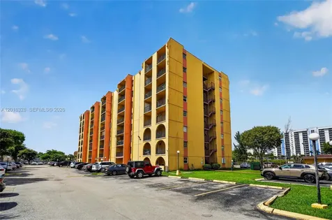 4801 NW 7th Street Miami FL 33126