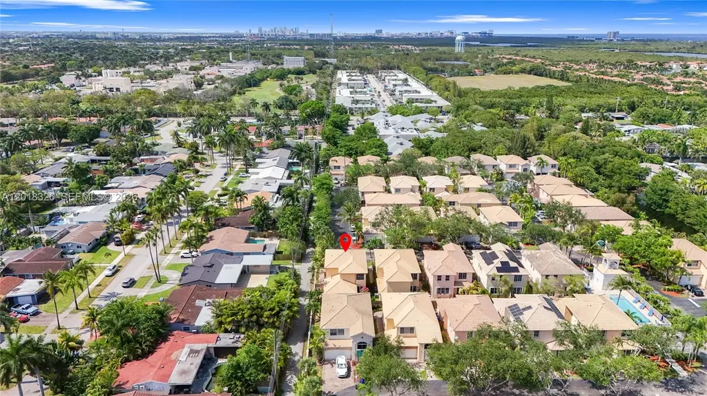 1282 Grant Court Hollywood FL 33019