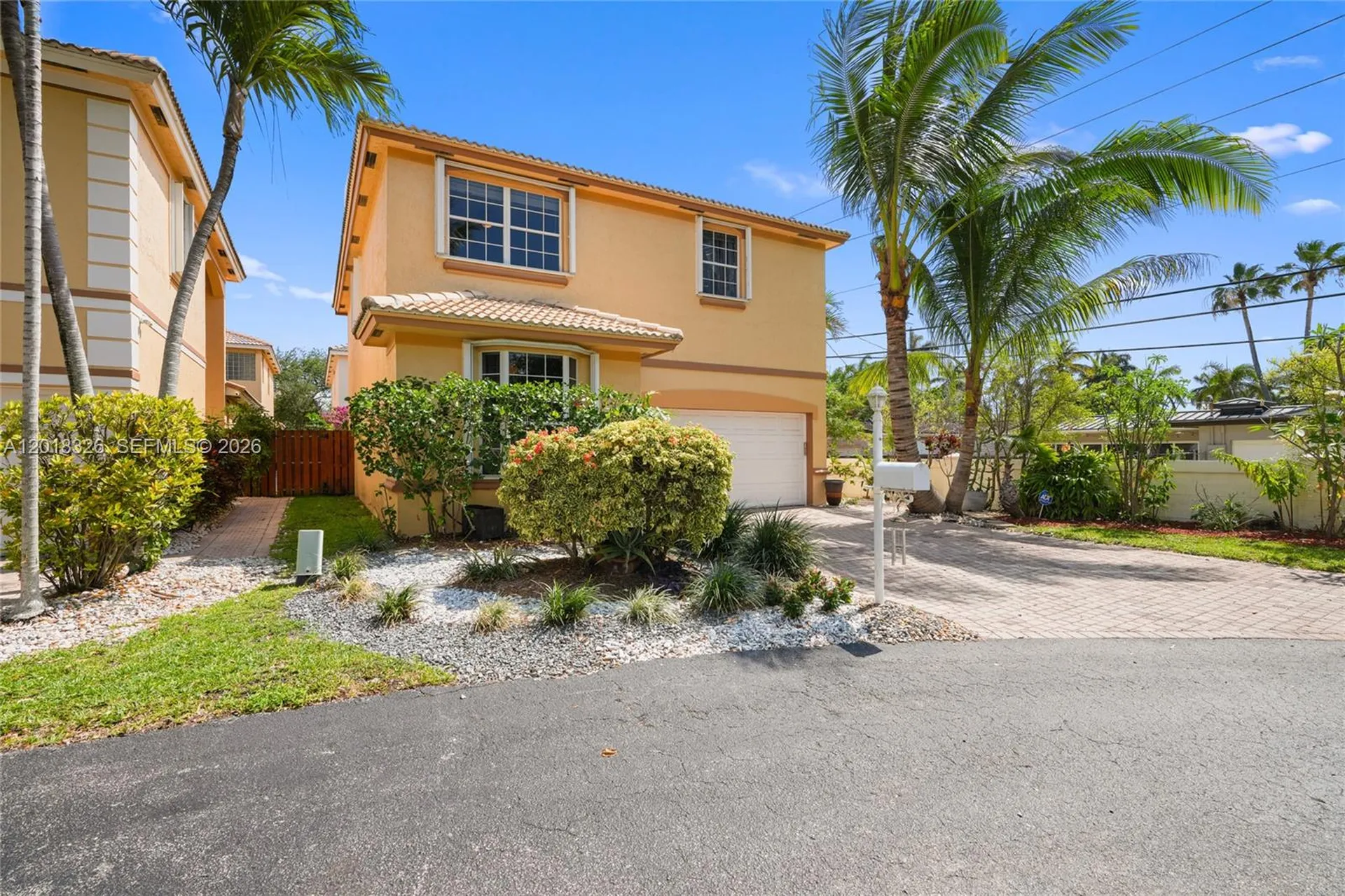 1282 Grant Court Hollywood FL 33019