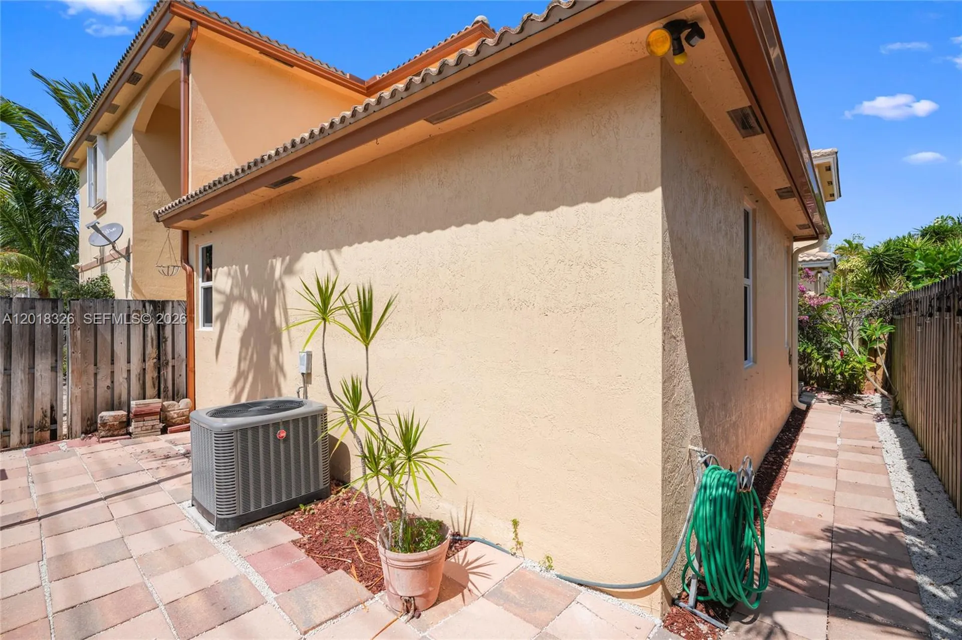 1282 Grant Court Hollywood FL 33019