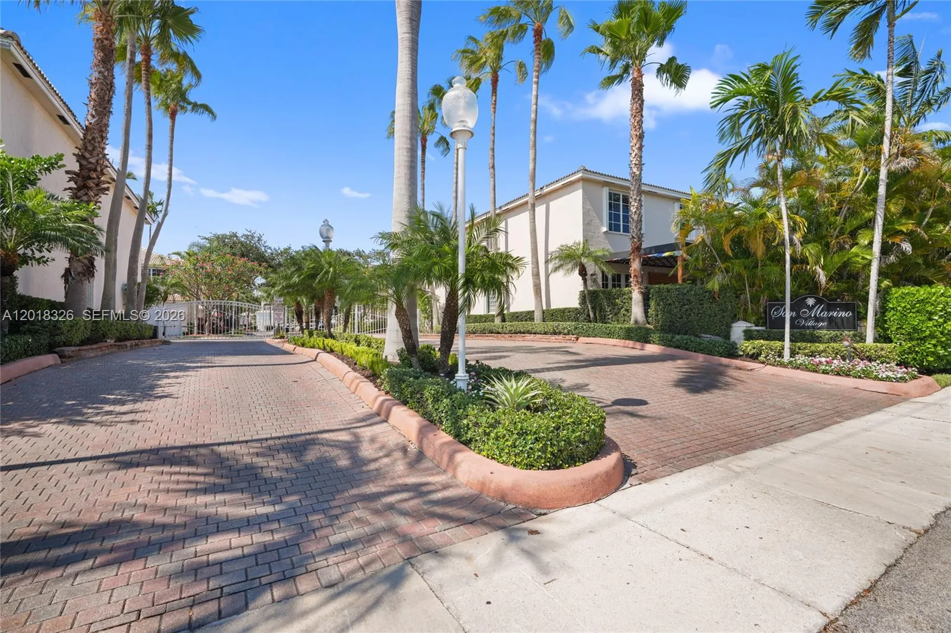 1282 Grant Court Hollywood FL 33019