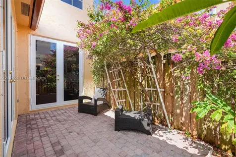 1282 Grant Court Hollywood FL 33019