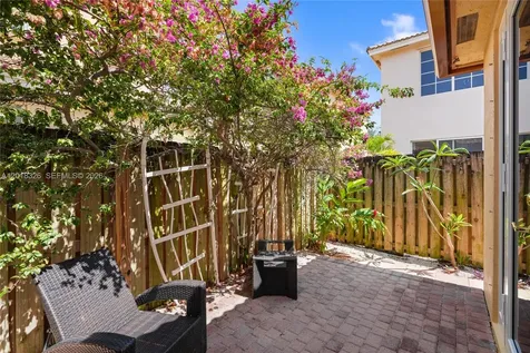 1282 Grant Court Hollywood FL 33019