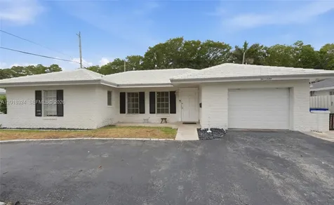 1310 SE 14th Court Deerfield Beach FL 33441