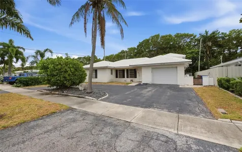 1310 SE 14th Court Deerfield Beach FL 33441