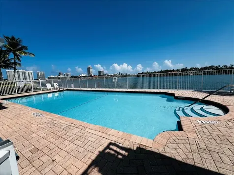946 Bay Drive Miami Beach FL 33141