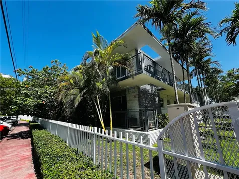 946 Bay Drive Miami Beach FL 33141