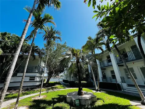 946 Bay Drive Miami Beach FL 33141