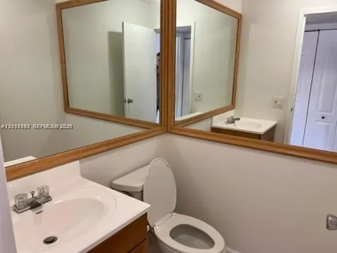 594 Saxony M Delray Beach FL 33446
