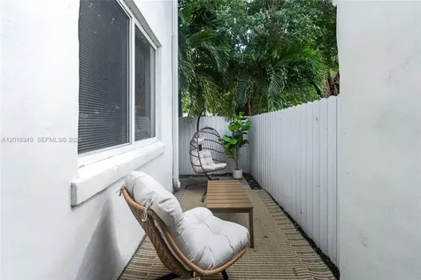 44 NW 10th Avenue Miami FL 33128
