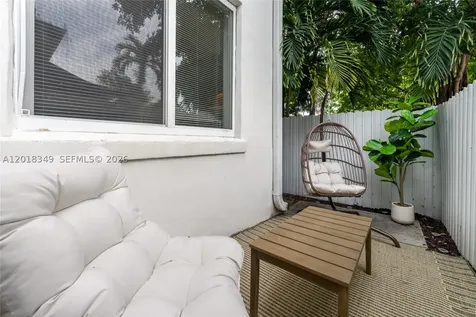 44 NW 10th Avenue Miami FL 33128