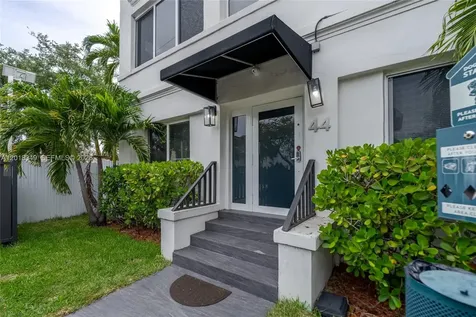 44 NW 10th Avenue Miami FL 33128