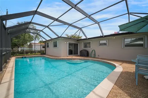 810 NW 78th Avenue Pembroke Pines FL 33024