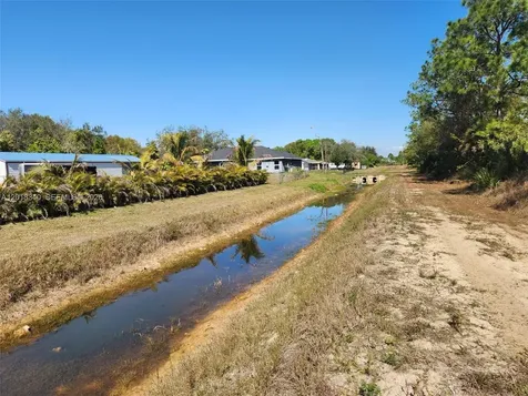 706 Johns Avenue Lehigh Acres FL 33972