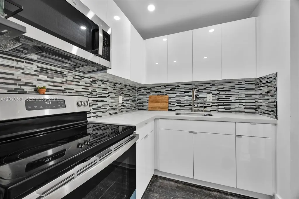 1051 SW 1st Street Miami FL 33130