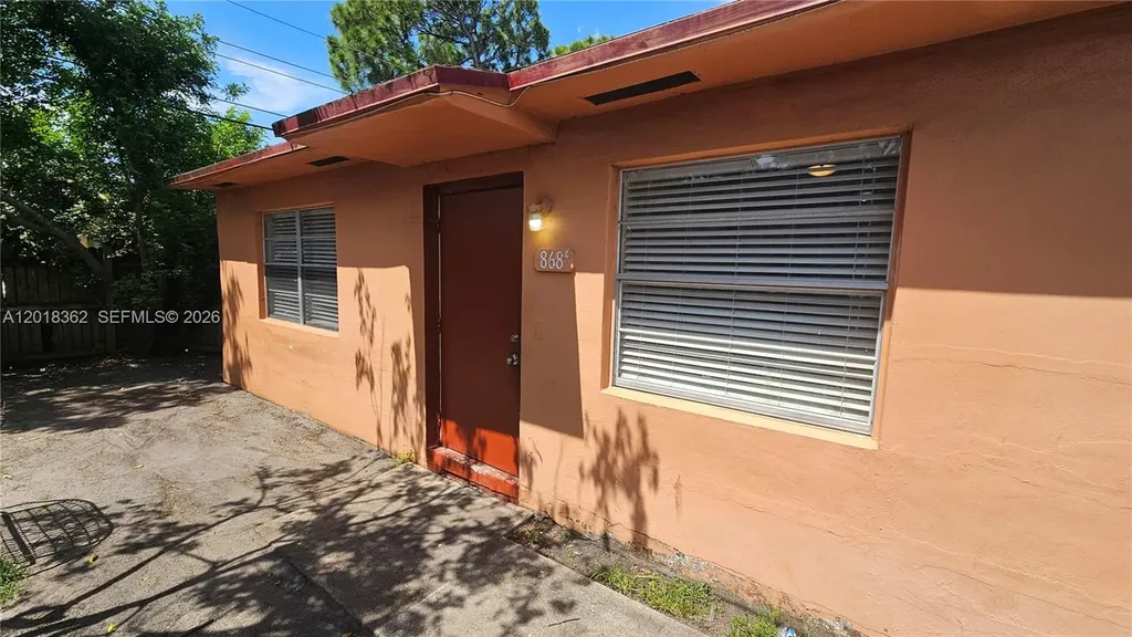 860 SW 6th Court Pompano Beach FL 33060