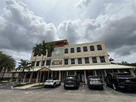 5599 S University Drive Davie FL 33328