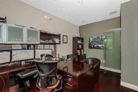5599 S University Drive Davie FL 33328