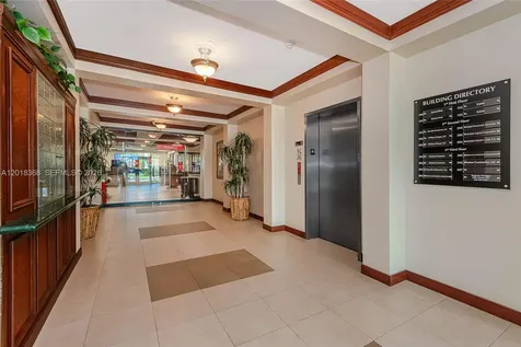 5599 S University Drive Davie FL 33328