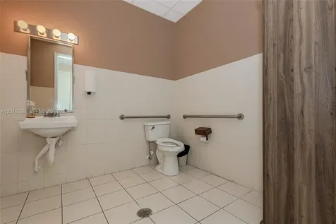 5599 S University Drive Davie FL 33328