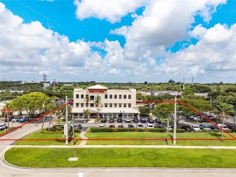 5599 S University Drive Davie FL 33328