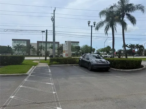 5599 S University Drive Davie FL 33328