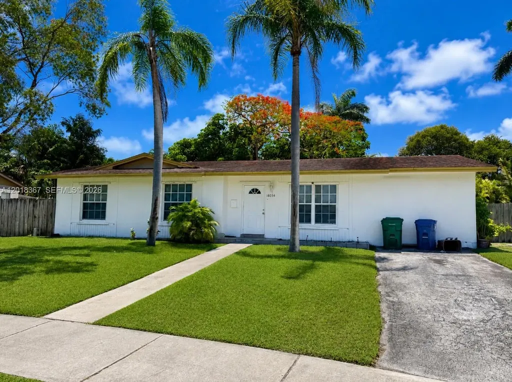 18054 SW 92nd Court Palmetto Bay FL 33157