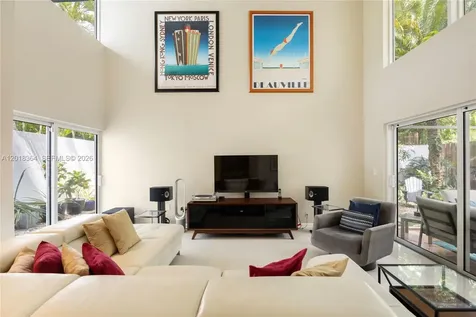 2721 SW 22nd Avenue Coconut Grove FL 33133