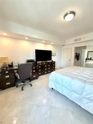 3330 NE 190th Street Aventura FL 33180