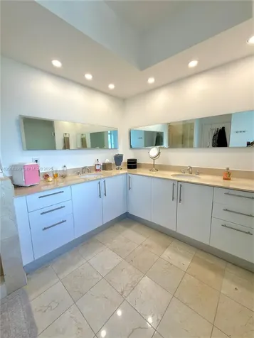 3330 NE 190th Street Aventura FL 33180