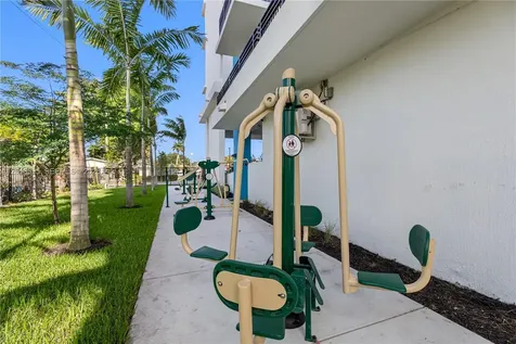 4 N Federal Highway Dania Beach FL 33004