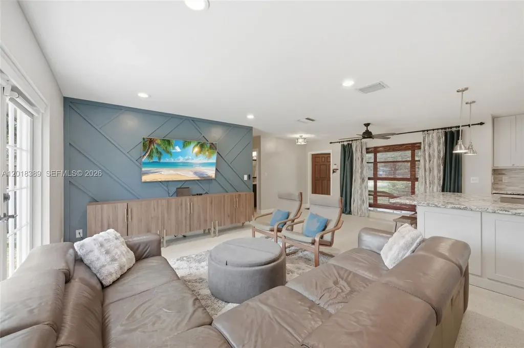 109 S 57th Avenue Hollywood FL 33023