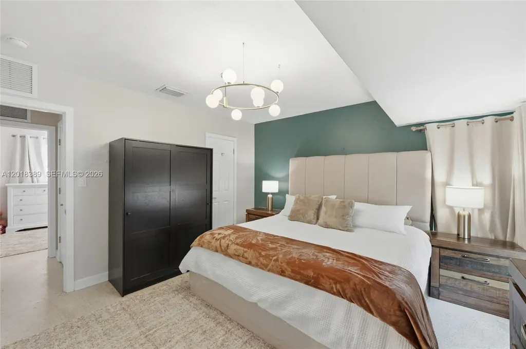 109 S 57th Avenue Hollywood FL 33023