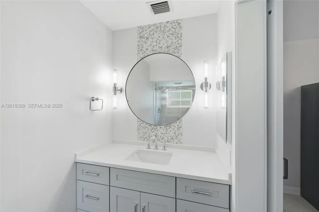 109 S 57th Avenue Hollywood FL 33023