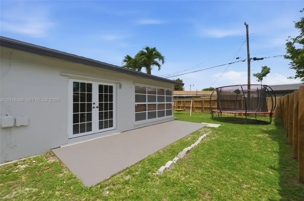 109 S 57th Avenue Hollywood FL 33023
