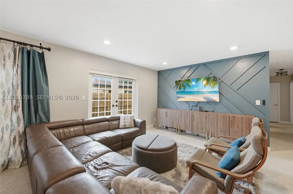109 S 57th Avenue Hollywood FL 33023