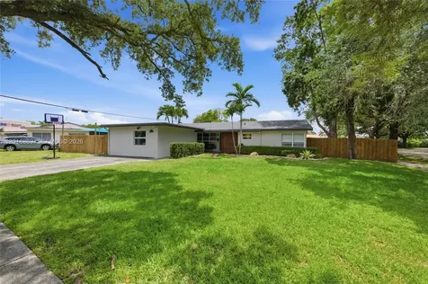 109 S 57th Avenue Hollywood FL 33023