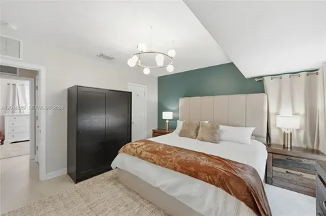 109 S 57th Avenue Hollywood FL 33023