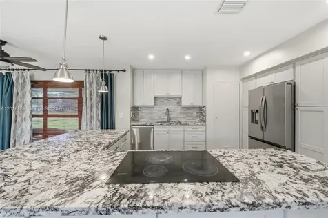 109 S 57th Avenue Hollywood FL 33023