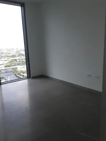 68 SE 6 Miami FL 33131