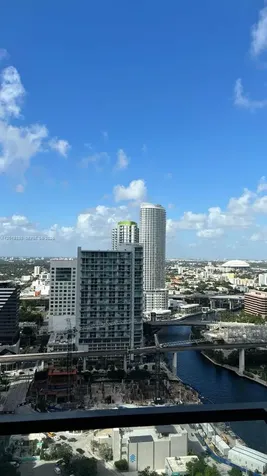 68 SE 6 Miami FL 33131