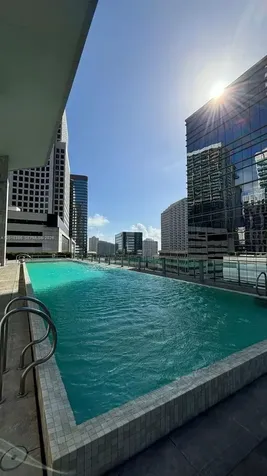 68 SE 6 Miami FL 33131