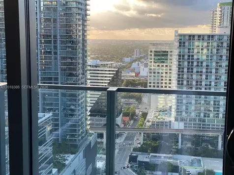 68 SE 6 Miami FL 33131